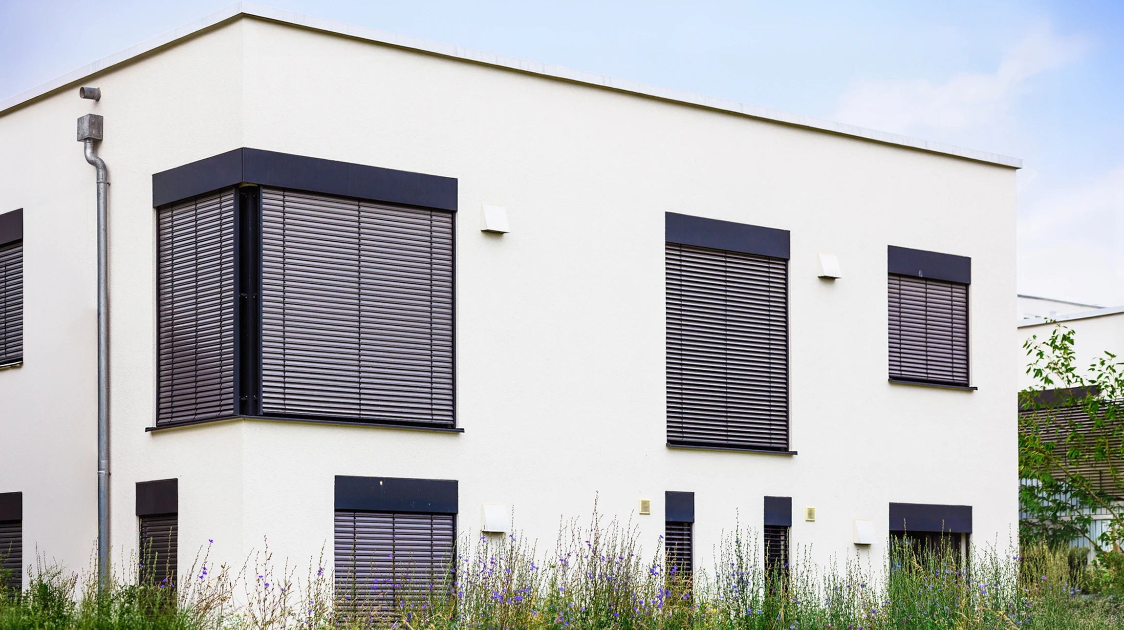 Maison résidentielle avec façade de couture moderne